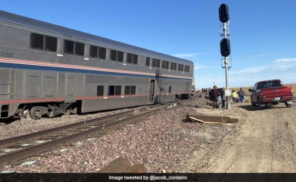 3 Dead, Many Injured As Train Derails In US