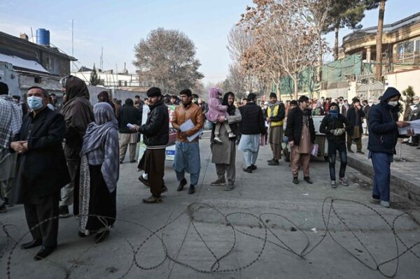 Hundreds queue for passports in bid to leave Afghanistan