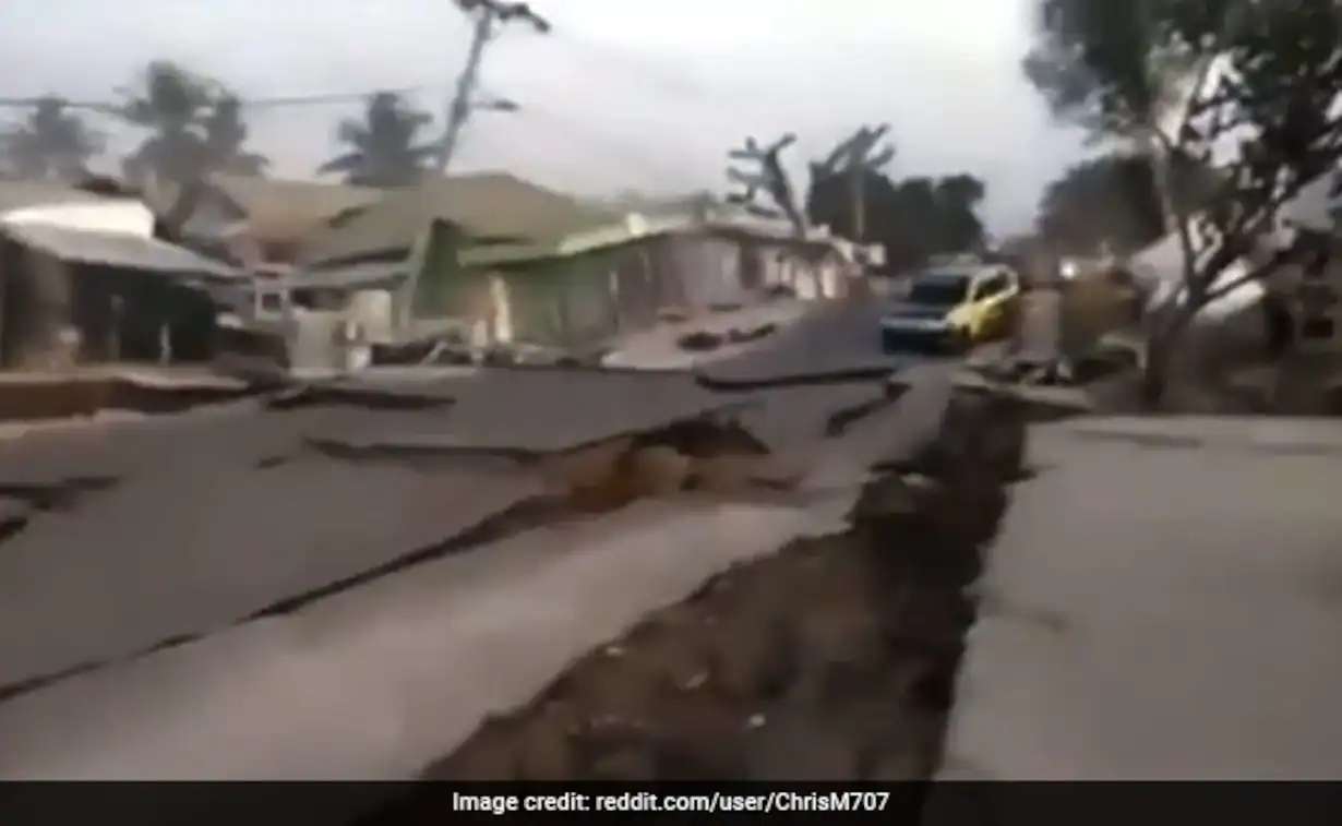 Video: Roads Collapse After A Massive Earthquake Rocks Papua New Guinea