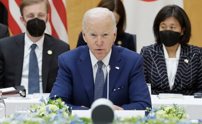 Joe Biden flashes ‘cheat sheet’ telling him when to sit, speak at G20