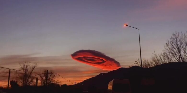 Bizarre UFO-Like Cloud Formation Over Turkey Stuns Internet