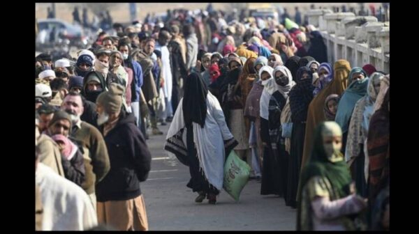 Pakistan wheat crisis escalates as people cry, fight over subsidised flour bags in grim videos